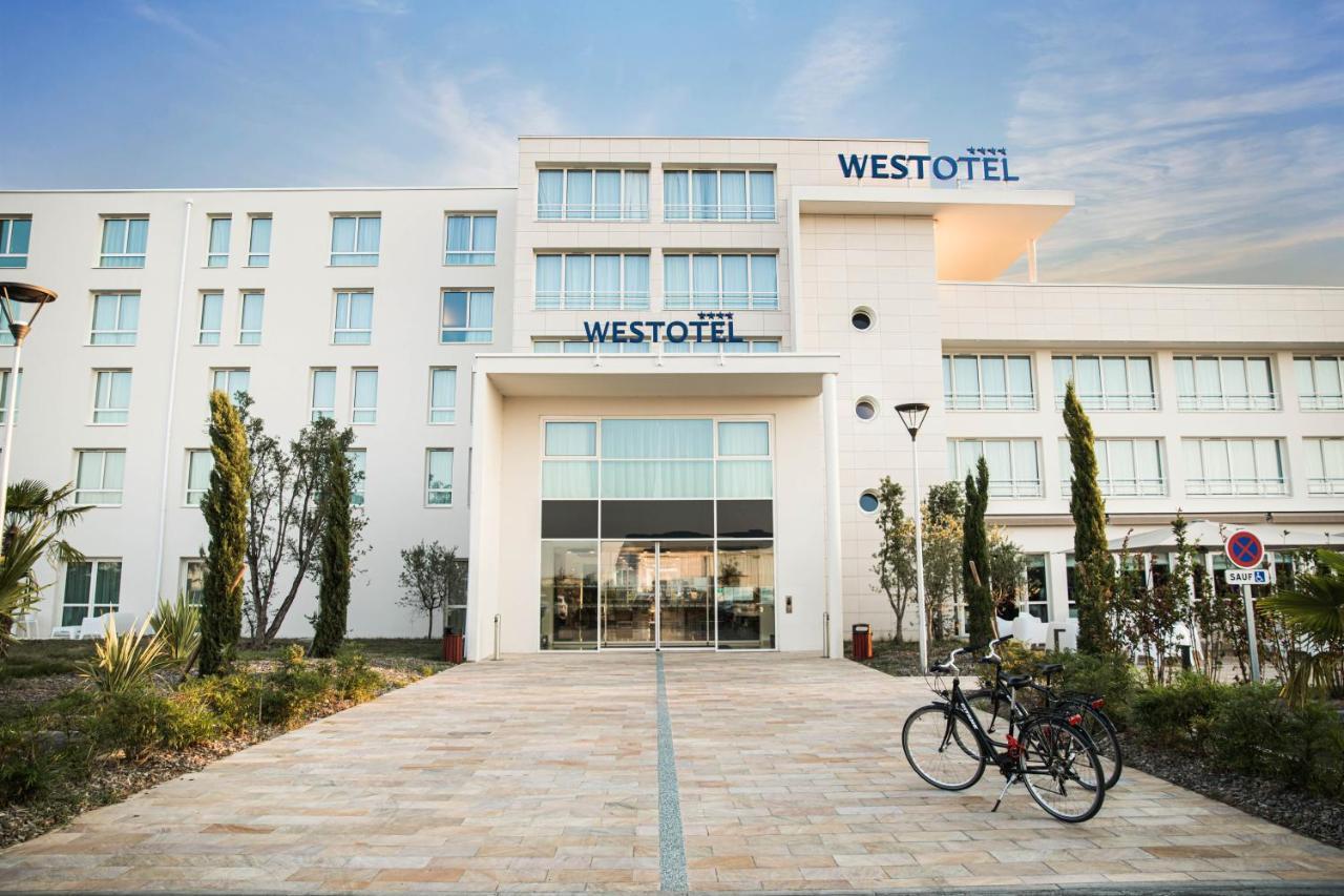 Westotel Tours Val De Loire La Ville-aux-Dames ภายนอก รูปภาพ